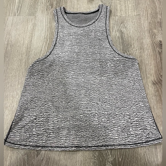 Lululemon tank🤍 - Picture 1 of 3